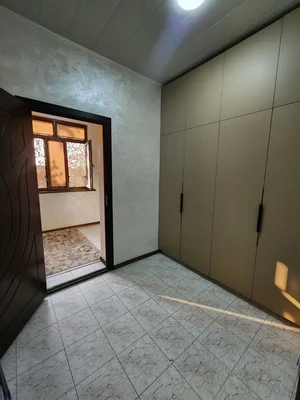 Фото 1 3-комн. Комната в Сергели у метро